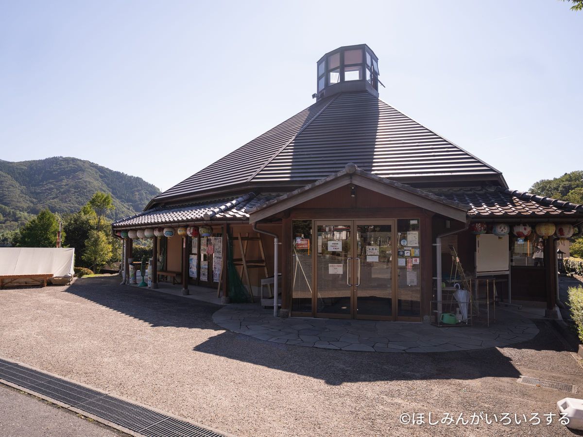 月夜野はーべすとの八角形の建物